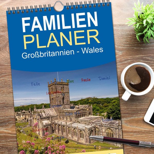 Produktbild: Familienplaner 2026 - Gro&szlig;britannien - Wales mit 5 Spalten (Wandkalender, 21 x 45 cm) CALVENDO