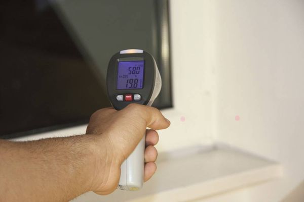 Produktbild: VOLTCRAFT IR-SCAN-350RH/2 Infrarot-Thermometer Optik 20:1 -50 - +380 &deg;C Pyrometer, Taupunktscanner