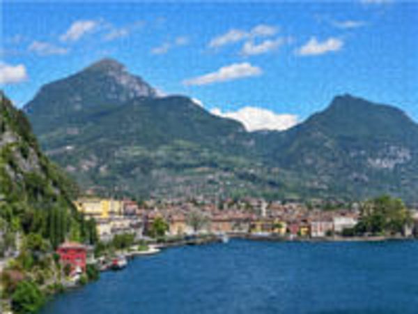 CALVENDO Puzzle Blick auf Riva del Garda | 1000 Teile Lege-Größe 64x48cm Foto-Puzzle für glückliche Stunden