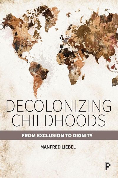 Produktbild: Decolonizing Childhoods