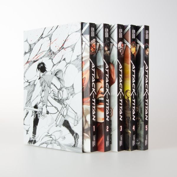 Produktbild: Attack on Titan, B&auml;nde 1-5 im Sammelschuber mit Extra