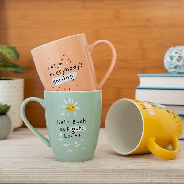 Produktbild: Tasse mit Motivdruck "not everybody&acute;s darling", mit Banderole