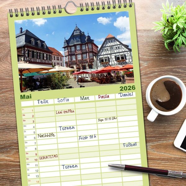 Produktbild: Familienplaner 2026 - Liebliche Bergstra&szlig;e - Burgen, Wein und Fachwerk mit 5 Spalten (Wandkalender, 21 x 45 cm) CALVENDO