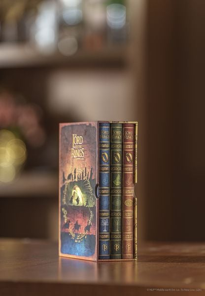 Produktbild: Geschenkset Der Herr der Ringe Trilogie-Box Midi Liniert