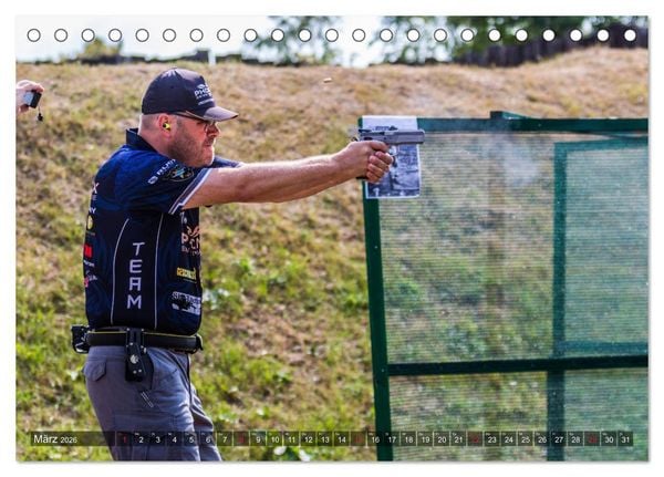Produktbild: IPSC - Dynamischer Schie&szlig;sport (Tischkalender 2026 DIN A5 quer), CALVENDO Monatskalender