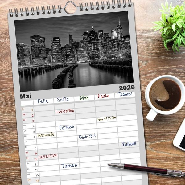 Produktbild: Familienplaner 2026 - NEW YORK Urbaner Flair mit 5 Spalten (Wandkalender, 21 x 45 cm) CALVENDO