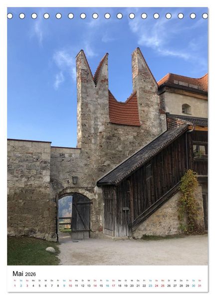 Produktbild: Burghausen, eine historische Stadt im Fokus (Tischkalender 2026 DIN A5 hoch), CALVENDO Monatskalender