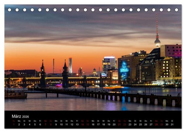Produktbild: Eine Reise durch Berlin bei Nacht (Tischkalender 2026 DIN A5 quer), CALVENDO Monatskalender
