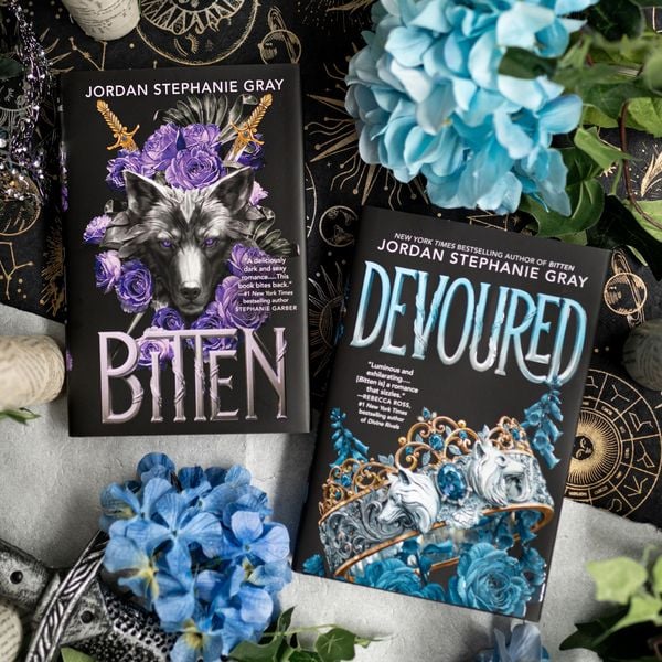 Produktbild: Devoured (Deluxe Limited Edition)