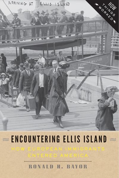 Produktbild: Encountering Ellis Island