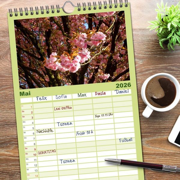 Produktbild: Familienplaner 2026 - Jahreszeiten mit 5 Spalten (Wandkalender, 21 x 45 cm) CALVENDO