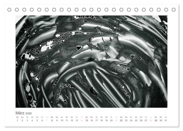 Produktbild: einfach schwarz-wei&szlig; (Tischkalender 2026 DIN A5 quer), CALVENDO Monatskalender