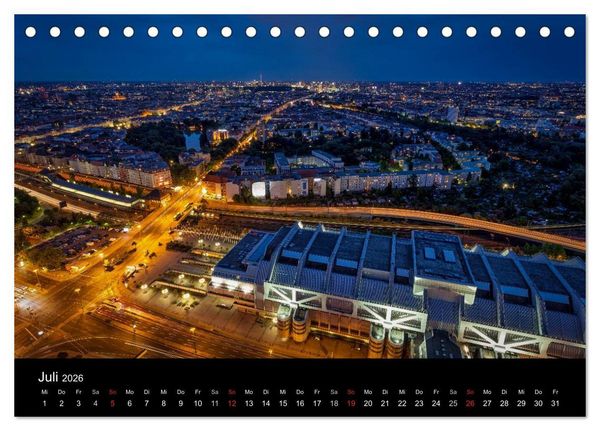 Produktbild: Die Blaue Stunde in Berlin (Tischkalender 2026 DIN A5 quer), CALVENDO Monatskalender