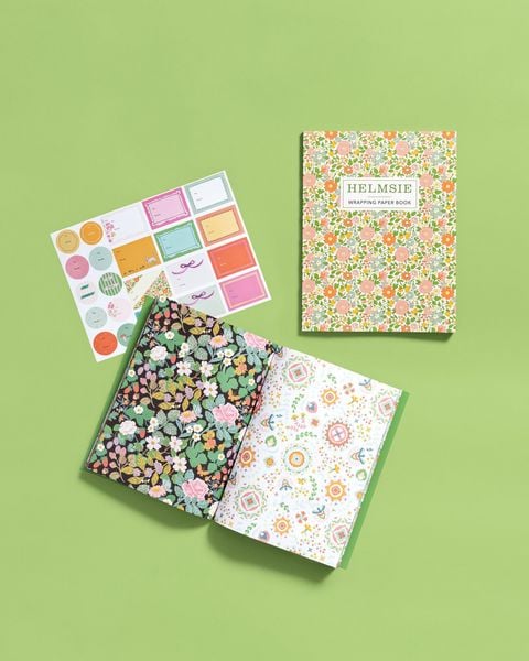 Produktbild: Helmsie Wrapping Paper Book