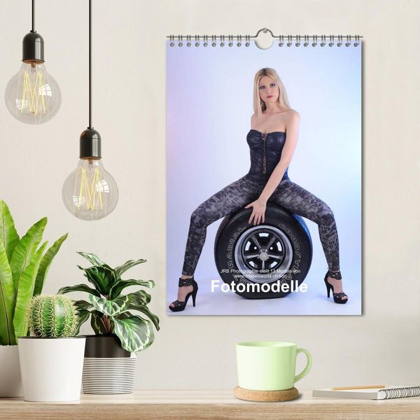 Produktbild: Fotomodelle (Wandkalender 2026 DIN A4 hoch), CALVENDO Monatskalender