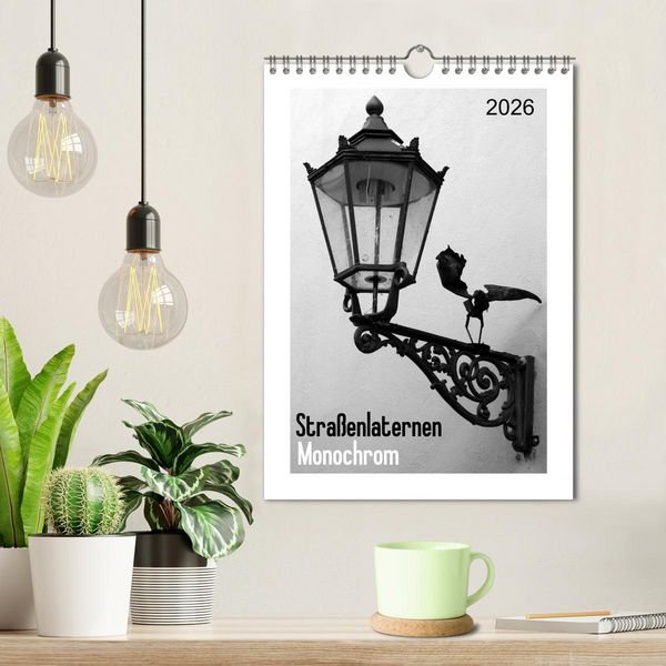 Produktbild: Stra&szlig;enlaternen Monochrom (Wandkalender 2026 DIN A4 hoch), CALVENDO Monatskalender