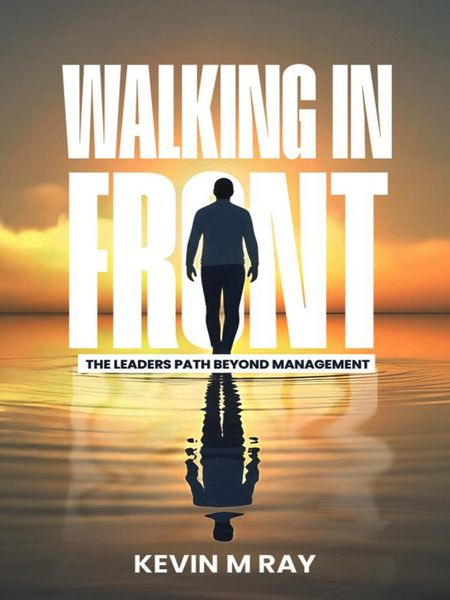 Produktbild: Walking in Front: The Leader's Path Beyond Management