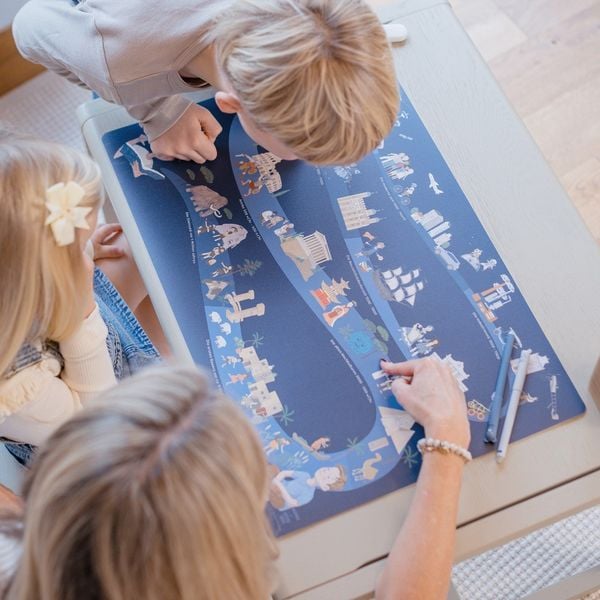 Produktbild: Scriptum Schreibtischunterlage f&uuml;r Kinder Zeitreise durch die Weltgeschichte in Navy blau, - 60 x 40 cm, aus premium Vinyl