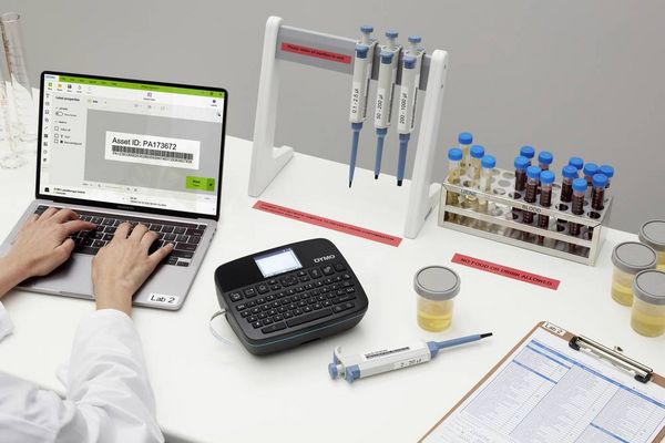 Produktbild: DYMO LabelManager 640 CB Etikettendrucker Geeignet f&uuml;r Schriftband: D1 6 mm, 9 mm, 12 mm, 19 mm, 24 mm