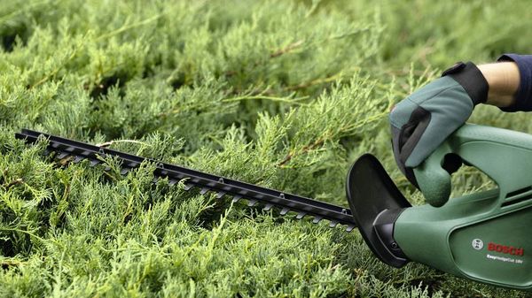 Produktbild: Bosch Home and Garden EasyHedgeCut 18V-44-11 Akku Akku-Heckenschere ohne Akku, ohne Ladeger&auml;t Li-Ion