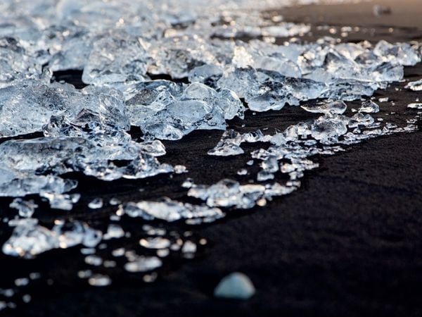 Produktbild: CALVENDO Puzzle ISLANDS EIS RUND UM DEN J&Ouml;KULS&Agrave;RL&Ograve;N | 1000 Teile Lege-Gr&ouml;&szlig;e 64x48cm Foto-Puzzle f&uuml;r gl&uuml;ckliche Stunden