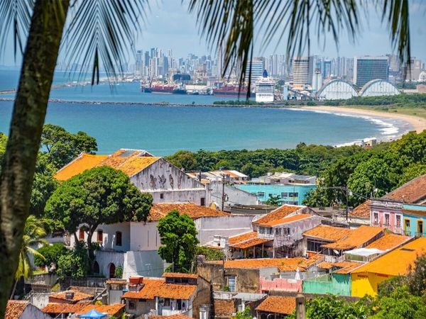 Produktbild: CALVENDO Puzzle Skyline Recifes im Hintergrund, Olinda, Brasilien | 1000 Teile Lege-Gr&ouml;&szlig;e 64x48cm Foto-Puzzle f&uuml;r gl&uuml;ckliche Stunden
