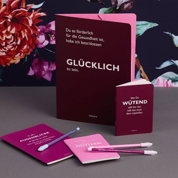 Produktbild: Sammelmappe A4 rot, "Da es f&ouml;rderlich f&uuml;r die Gesundheit ist, habe ich beschlossen, gl&uuml;cklich zu sein." (Voltaire)