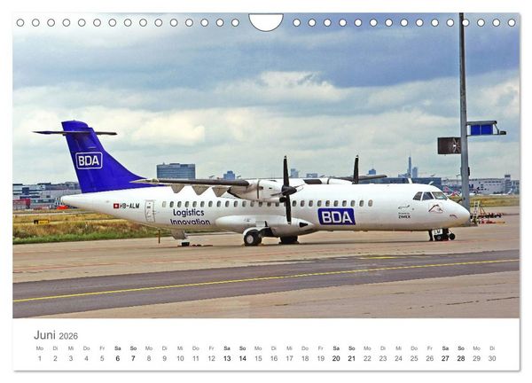 Produktbild: Gro&szlig;e und kleine Flieger am Flughafen (Wandkalender 2026 DIN A4 quer), CALVENDO Monatskalender