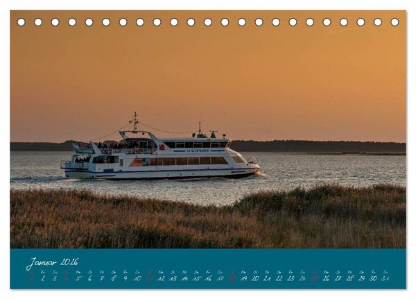 Produktbild: Blick auf die Halbinsel Fischland, Dar&szlig; und Zingst (Tischkalender 2026 DIN A5 quer), CALVENDO Monatskalender