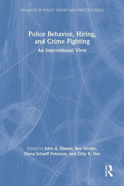 Produktbild: Police Behavior, Hiring, and Crime Fighting