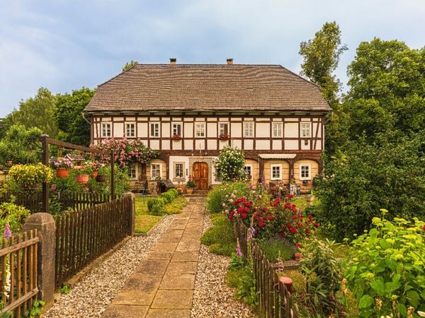 Produktbild: CALVENDO Puzzle Umgebindehaus in Gro&szlig;sch&ouml;nau (1352 gegr&uuml;ndet) hat ca. 660 Umgebindeh&auml;user welche als Unikate erhalten sind. | 1000 Teile Lege-Gr&ouml;&szlig;e 64x48cm Foto-Puzzle f&uuml;r gl&uuml;ckliche Stunden