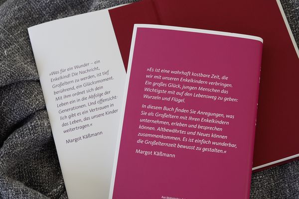 Produktbild: Kostbare Zeit &ndash; Das Buch f&uuml;r Gro&szlig;eltern