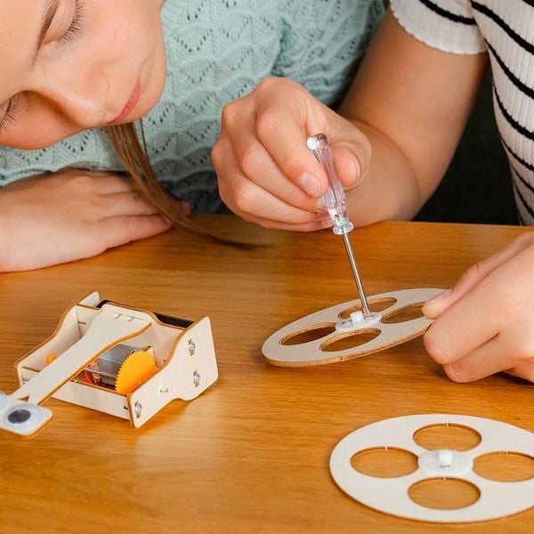 Produktbild: Fischertechnik 579984 - miniMINT, Gyro Drive, Balance-Magie, Technik-Holzbausatz ab 8 Jahren