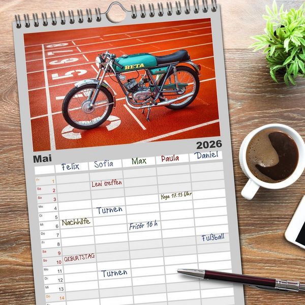 Produktbild: Familienplaner 2026 - Bella Macchina mit 5 Spalten (Wandkalender, 21 x 45 cm) CALVENDO