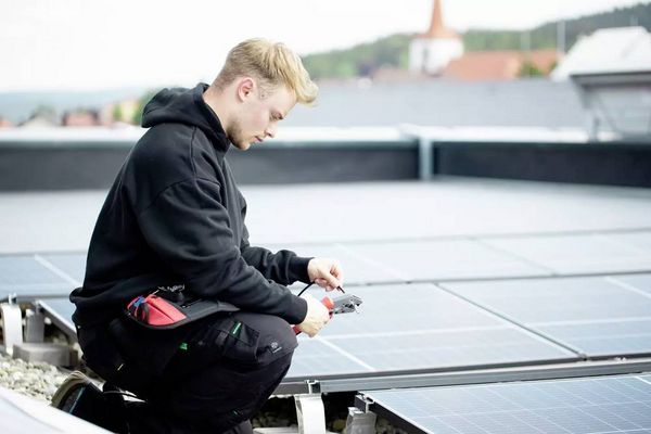 Produktbild: Wiha MC4 45796 Crimpzange 1 St&uuml;ck Photovoltaik-Verbinder, Solar-Steckverbinder 2.5 bis 6mm&sup2;
