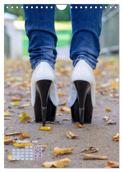 Produktbild: Stiefel und High Heels im Herbst (Wandkalender 2026 DIN A4 hoch), CALVENDO Monatskalender