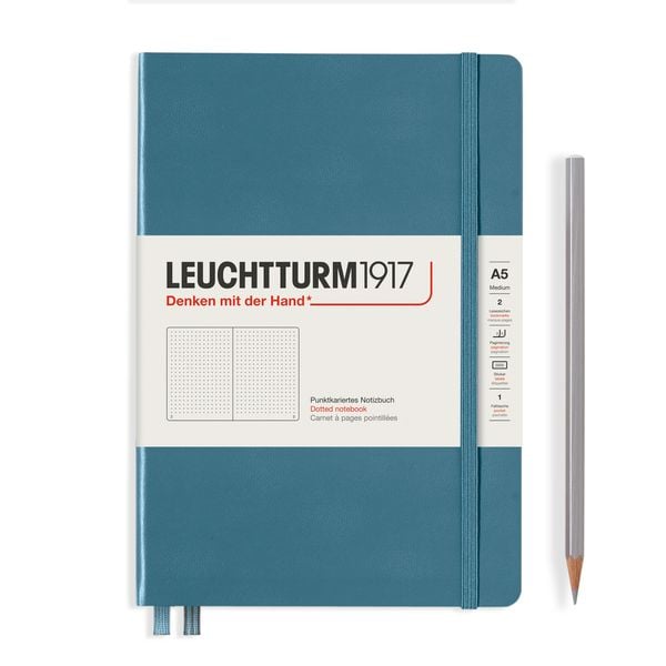 Produktbild: LEUCHTTURM1917 Notizbuch Medium (A5), Hardcover, 251 nummerierte Seiten, Stone Blue, Dotted