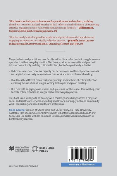 Produktbild: Being Critically Reflective