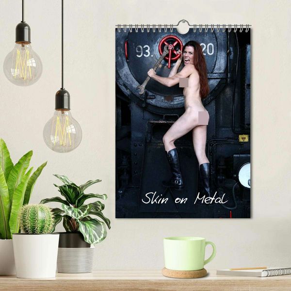 Produktbild: Skin on Metal (Wandkalender 2026 DIN A4 hoch), CALVENDO Monatskalender