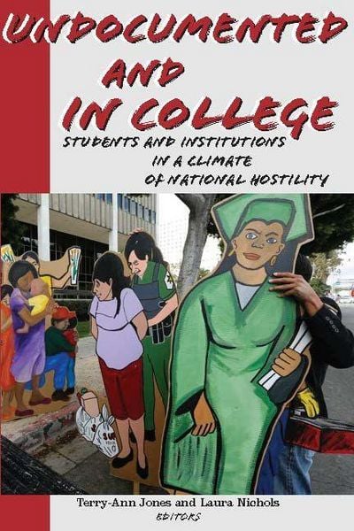 Produktbild: Undocumented and in College