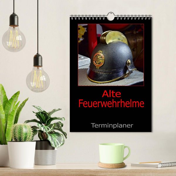 Produktbild: Alte Feuerwehrhelme - Terminplaner (Wandkalender 2026 DIN A4 hoch), CALVENDO Monatskalender