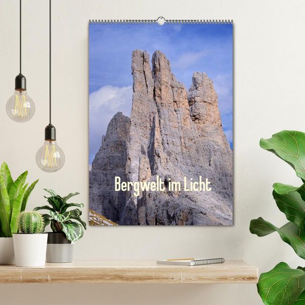 Produktbild: Bergwelt im Licht (Wandkalender 2026 DIN A2 hoch), CALVENDO Monatskalender