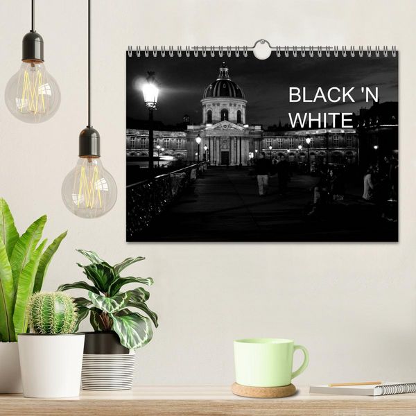 Produktbild: BLACK 'N WHITE (Wandkalender 2026 DIN A4 quer), CALVENDO Monatskalender