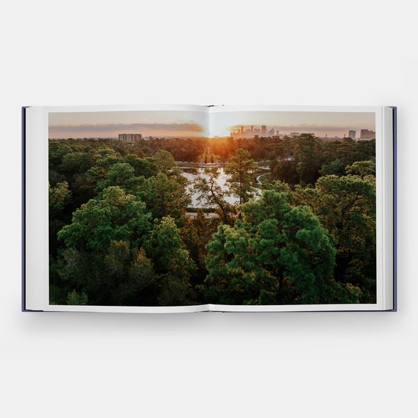 Produktbild: The Land Is Full
