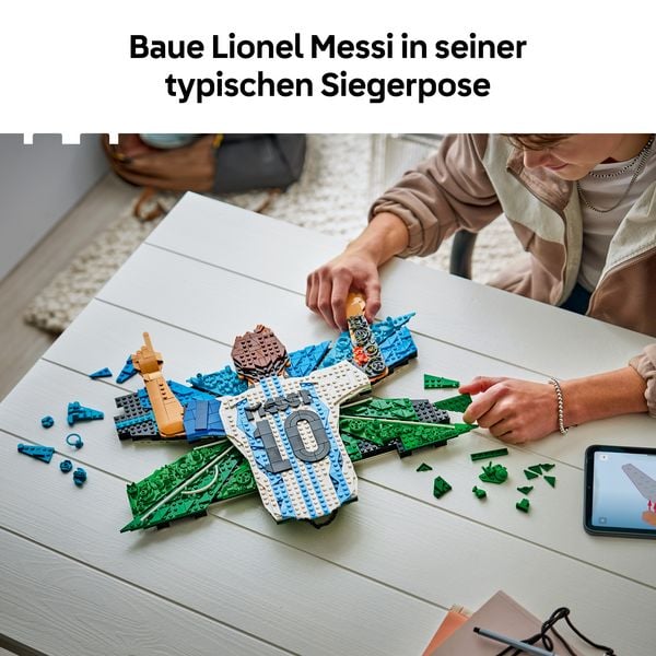 Produktbild: LEGO Editions 43018 Lionel Messi &ndash; Torjubel, Fu&szlig;ball Modellbau
