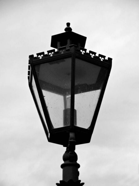 Produktbild: CALVENDO Puzzle Stra&szlig;enlaterne Monochrom | 1000 Teile Lege-Gr&ouml;&szlig;e 64x48cm Foto-Puzzle f&uuml;r gl&uuml;ckliche Stunden