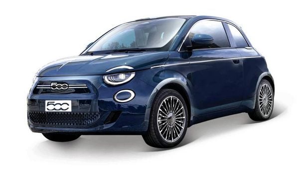 Produktbild: Bburago Fiat 500e 1:24 Modellauto