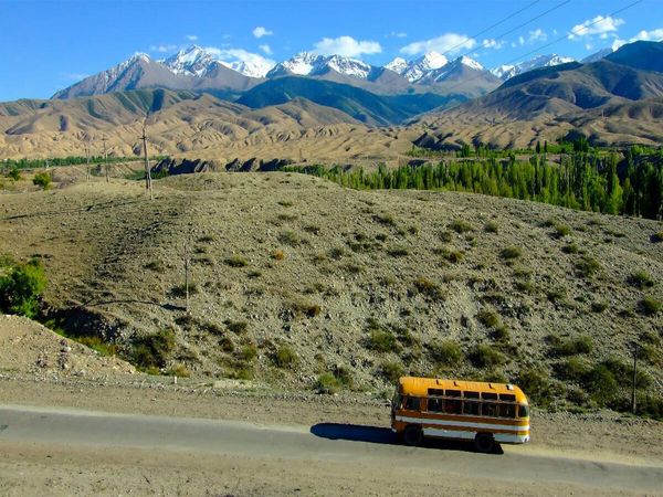 Produktbild: CALVENDO Puzzle Bus nach Tamga, Kirgistan | 1000 Teile Lege-Gr&ouml;&szlig;e 64x48cm Foto-Puzzle f&uuml;r gl&uuml;ckliche Stunden