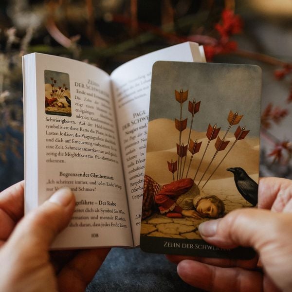 Produktbild: Christephania Tarot - 78 farbige Tarotkarten und ein 176-seitiges Booklet mit Deutungen und Legungen (nostalgisches, hochwertiges Tarotdeck)