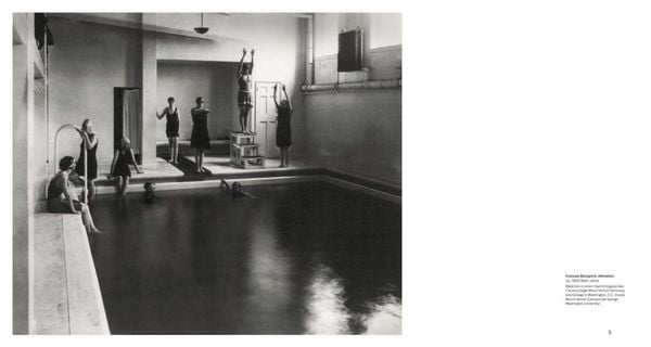 Produktbild: The Swimming Pool in Photography